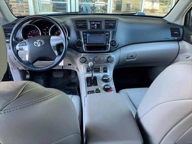 used 2013 Toyota Highlander car, priced at $12,749