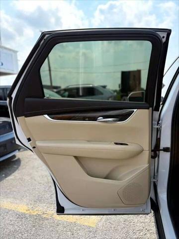 used 2018 Cadillac XT5 car, priced at $20,999