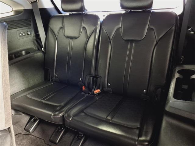 used 2024 Kia Sorento car, priced at $33,101