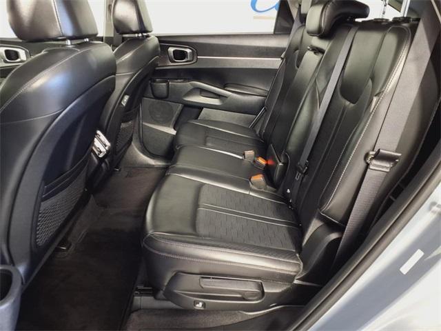 used 2024 Kia Sorento car, priced at $33,101