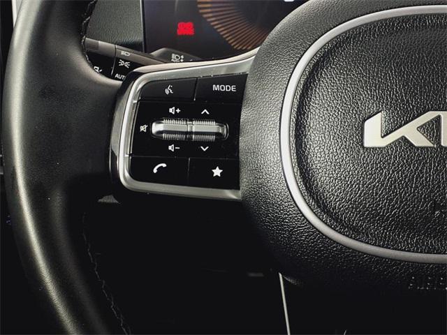 used 2024 Kia Sorento car, priced at $33,101