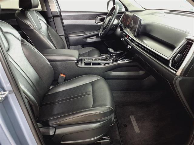 used 2024 Kia Sorento car, priced at $33,101