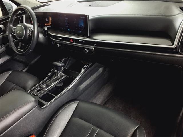used 2024 Kia Sorento car, priced at $33,101