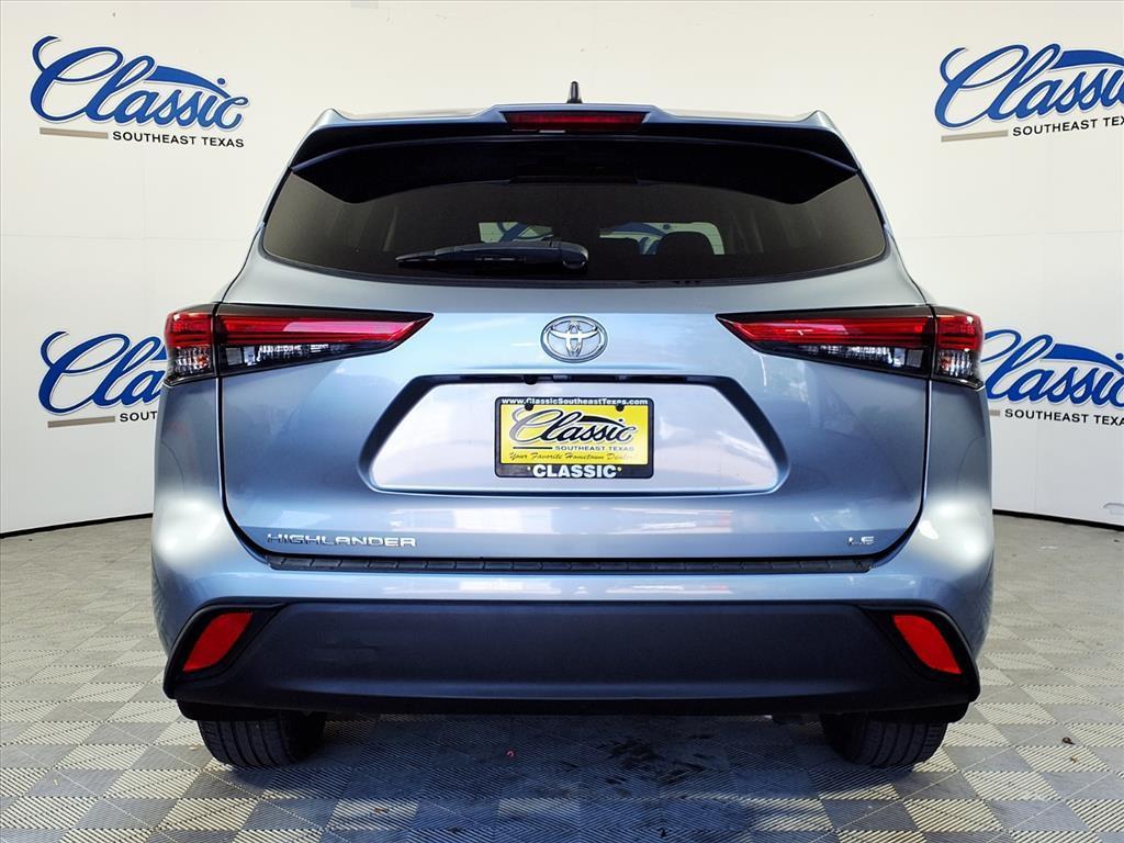 used 2022 Toyota Highlander car, priced at $32,995