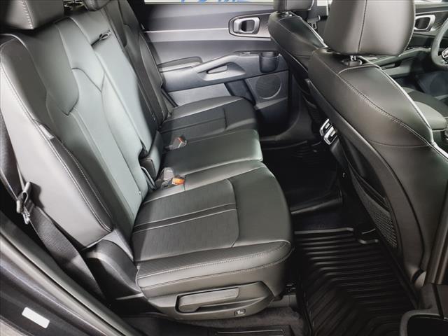 new 2025 Kia Sorento car, priced at $33,856