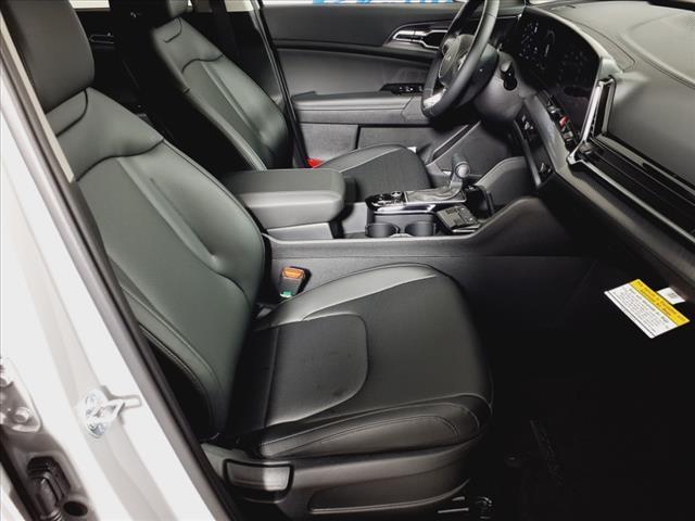 new 2025 Kia Sportage car, priced at $31,552