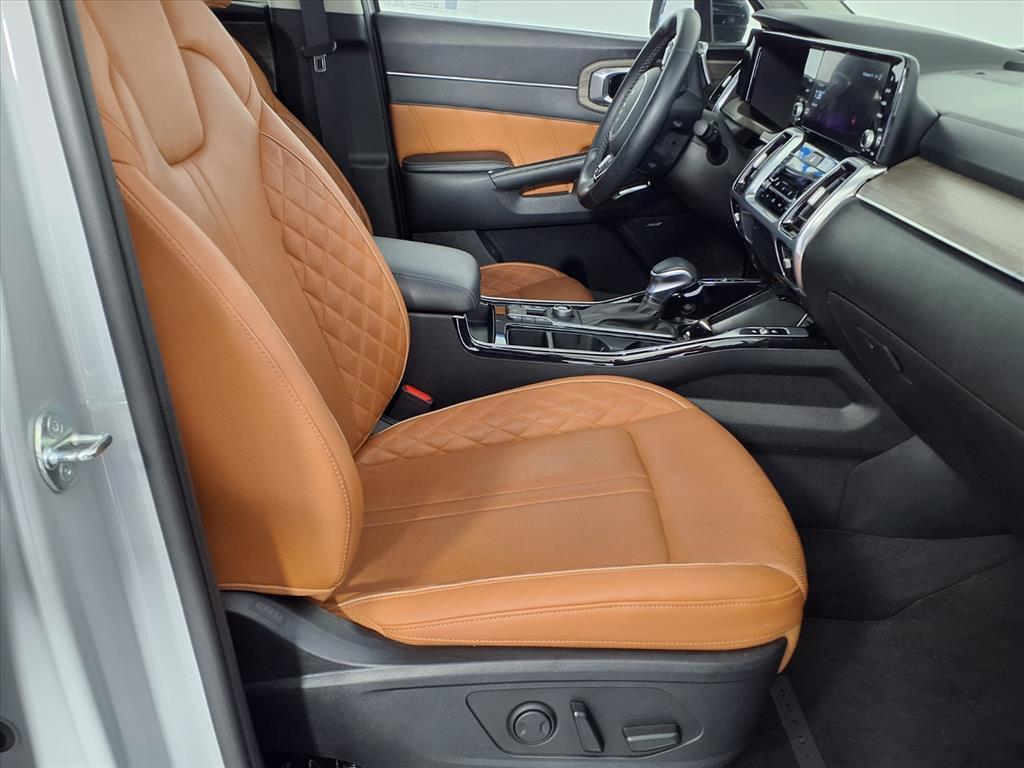 used 2023 Kia Sorento car, priced at $33,997