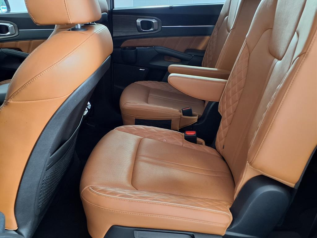 used 2023 Kia Sorento car, priced at $33,997