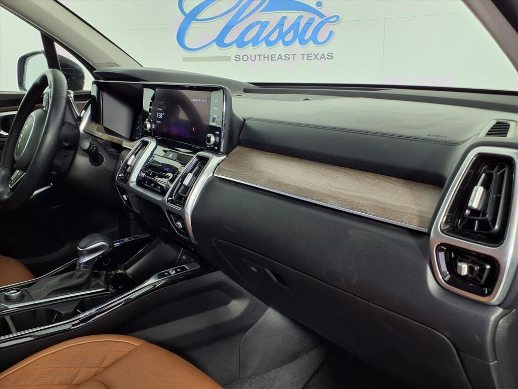 used 2023 Kia Sorento car, priced at $33,997
