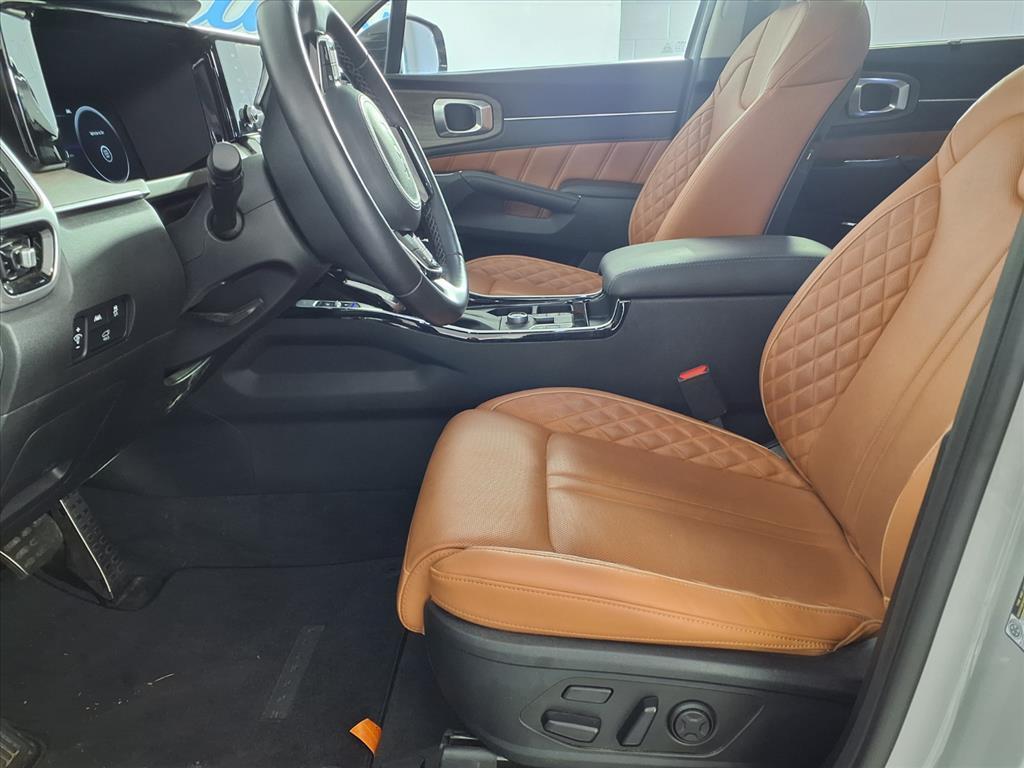used 2023 Kia Sorento car, priced at $33,997
