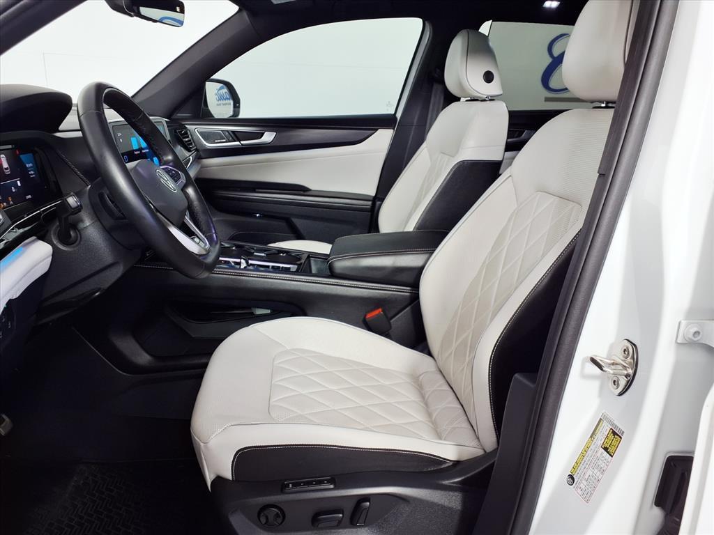 used 2024 Volkswagen Atlas Cross Sport car, priced at $38,995