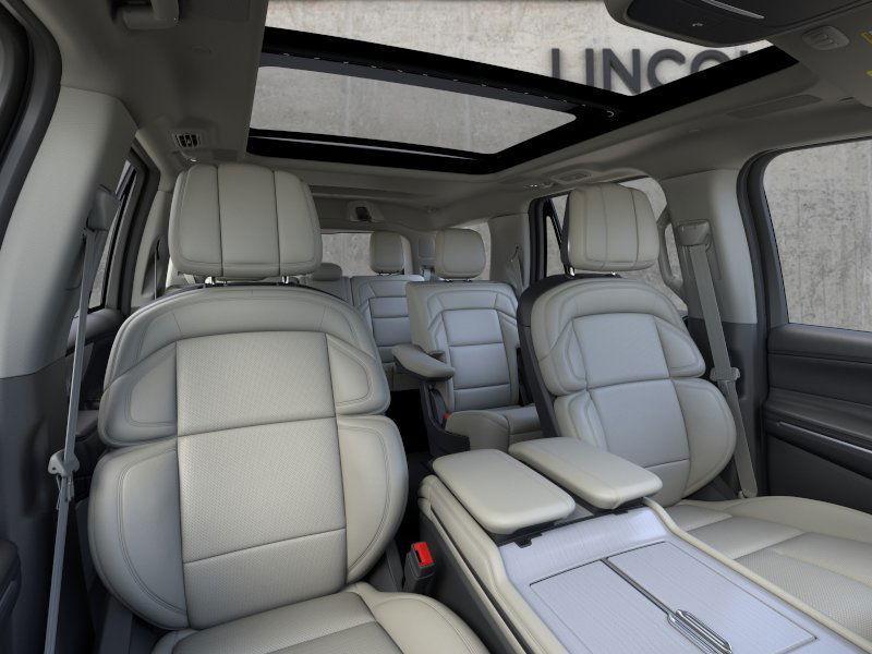 new 2025 Lincoln Navigator car, priced at $102,985