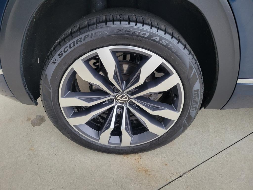 used 2021 Volkswagen Atlas Cross Sport car, priced at $27,800