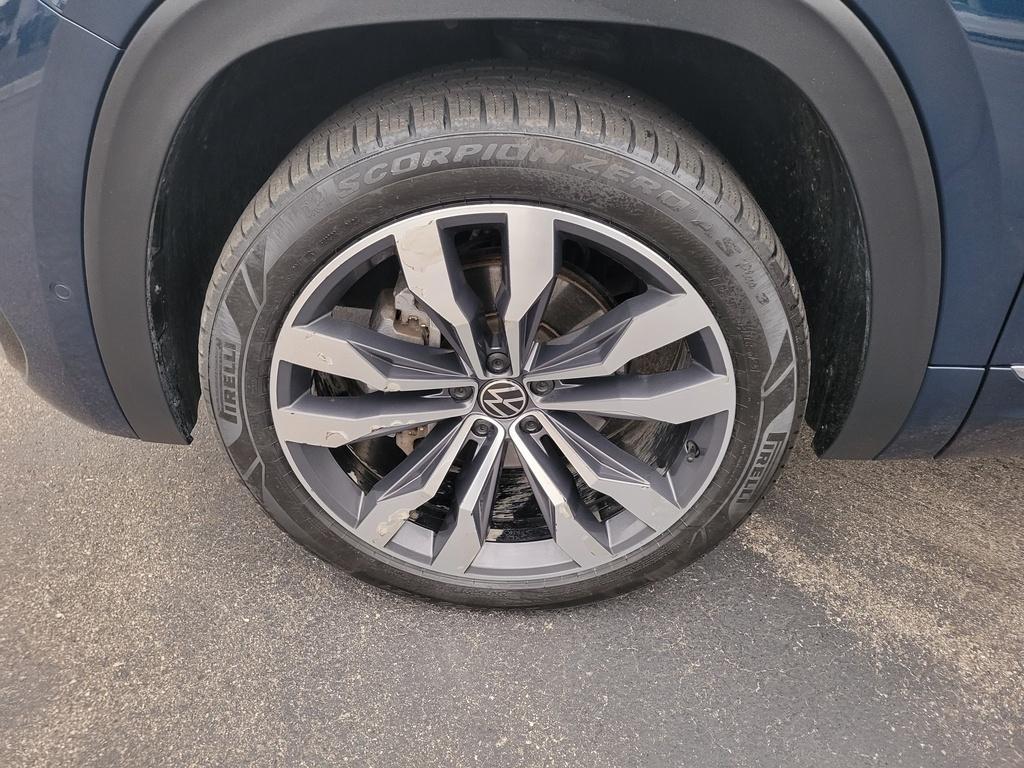 used 2021 Volkswagen Atlas Cross Sport car, priced at $27,800