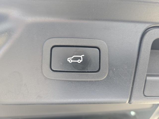 used 2020 Land Rover Range Rover Velar car, priced at $28,900