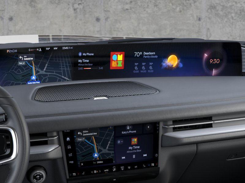 new 2025 Lincoln Navigator car, priced at $108,555