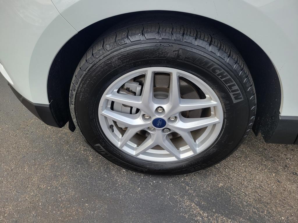 used 2022 Ford Edge car, priced at $23,900