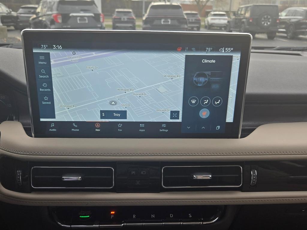 used 2023 Lincoln Nautilus car, priced at $40,400