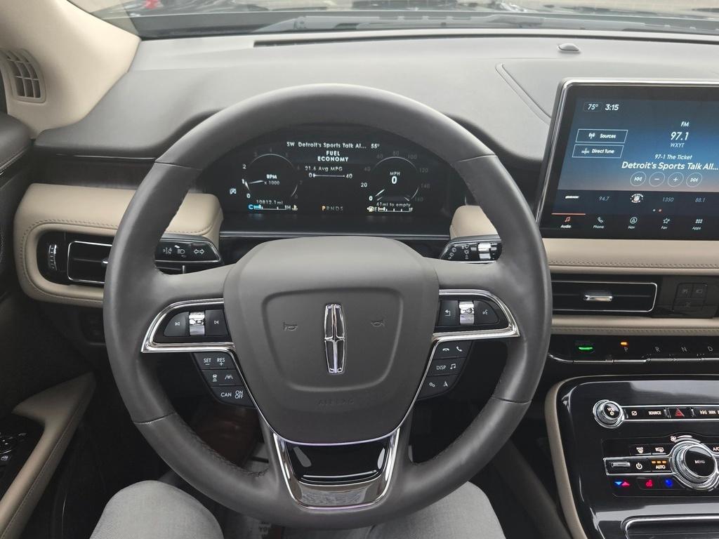 used 2023 Lincoln Nautilus car, priced at $40,400