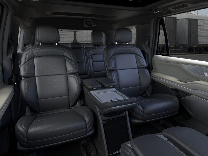 new 2025 Lincoln Navigator car, priced at $109,305