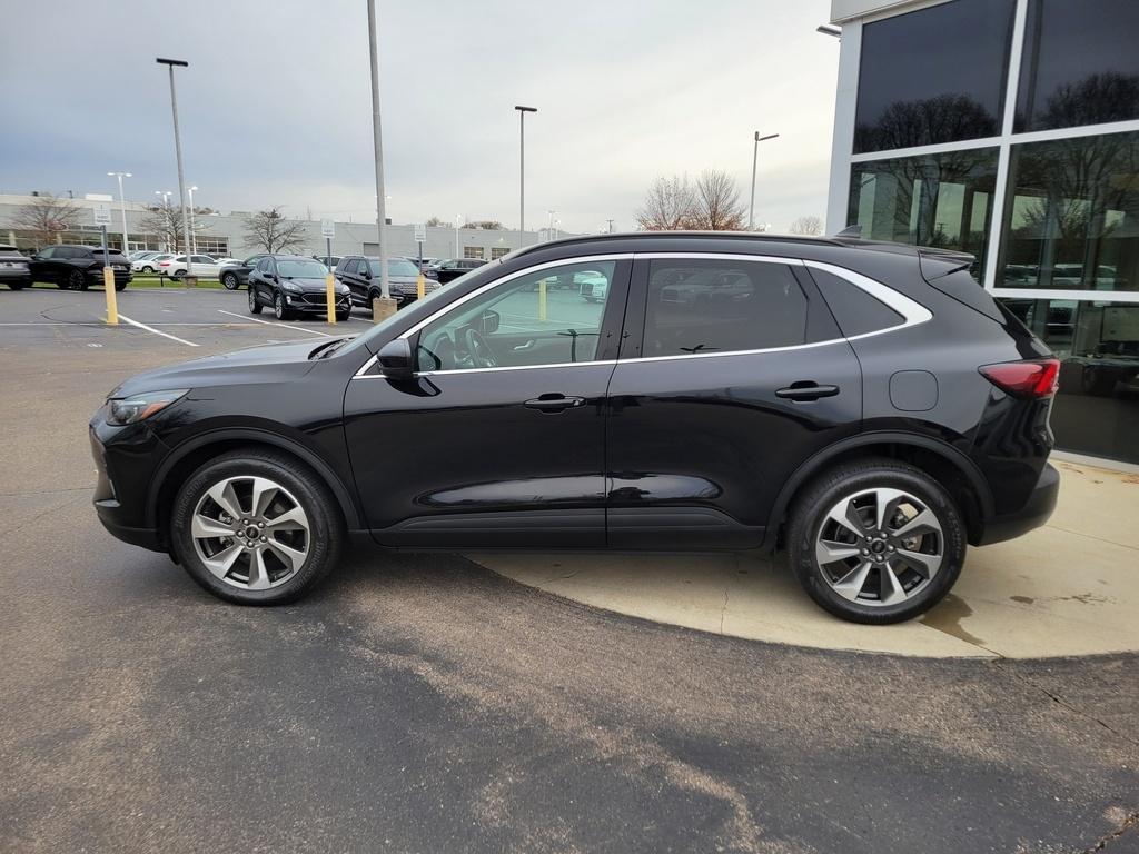 used 2023 Ford Escape car, priced at $25,900