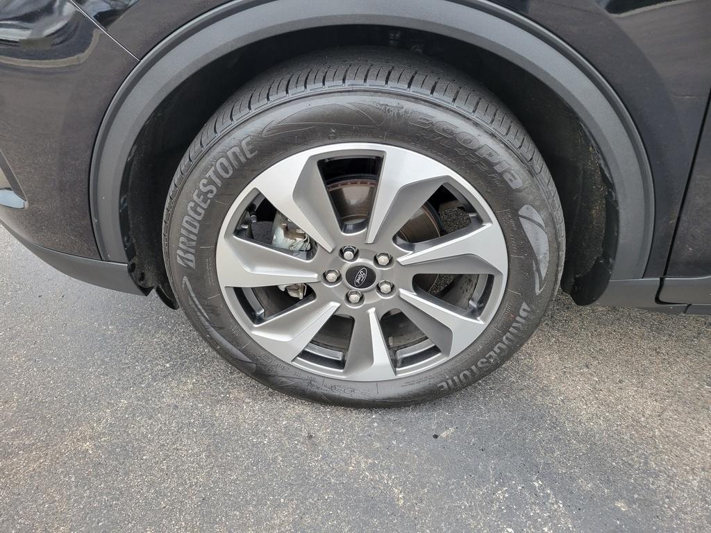 used 2023 Ford Escape car, priced at $25,900