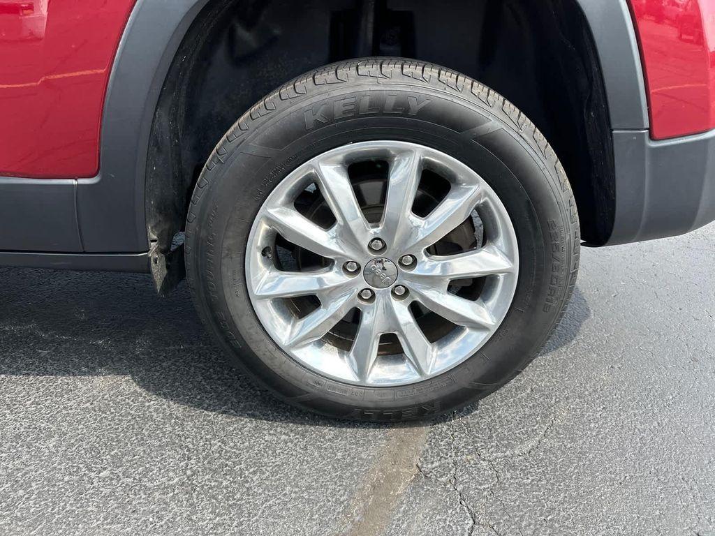 used 2016 Jeep Cherokee car, priced at $15,990
