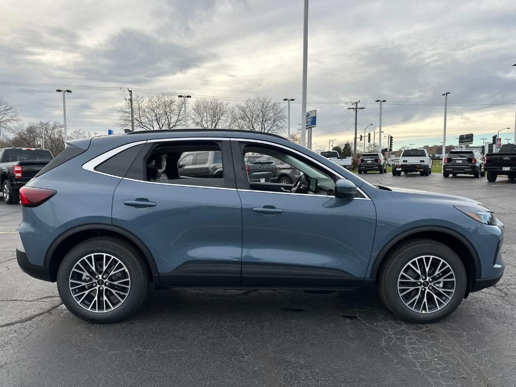 new 2025 Ford Escape car, priced at $42,259