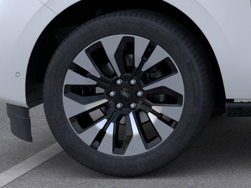 new 2025 Ford Expedition car, priced at $77,784