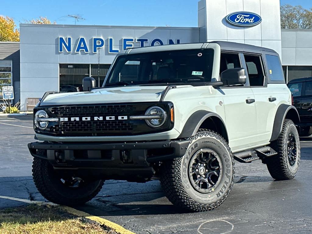 new 2024 Ford Bronco car, priced at $60,263