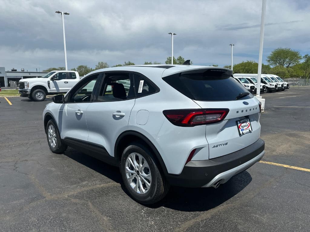 new 2025 Ford Escape car, priced at $28,135