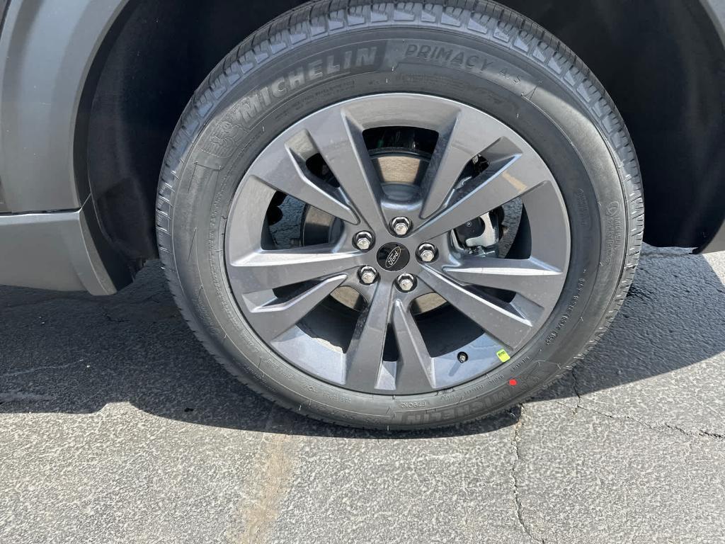 new 2025 Ford Explorer car, priced at $44,634