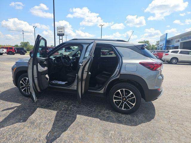 new 2026 Chevrolet TrailBlazer car, priced at $28,550