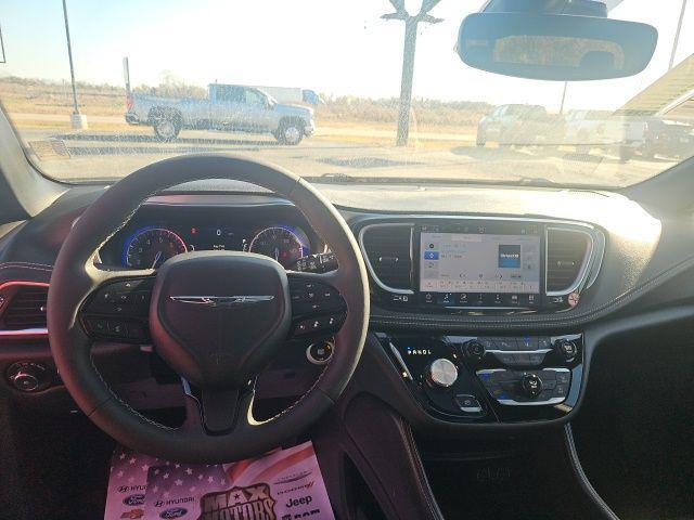 used 2025 Chrysler Pacifica car, priced at $36,175