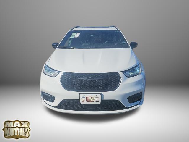 used 2025 Chrysler Pacifica car, priced at $36,175