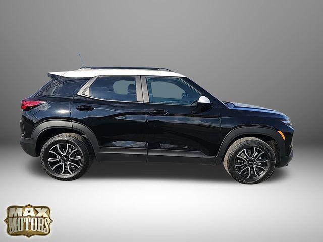 new 2025 Chevrolet TrailBlazer car, priced at $33,220