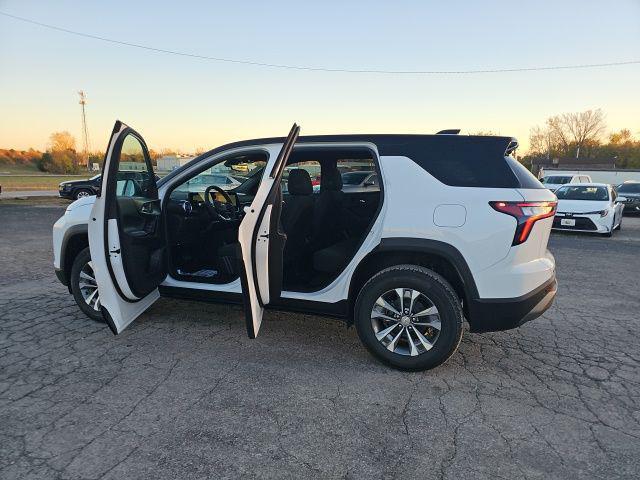 new 2026 Chevrolet Equinox car, priced at $34,260