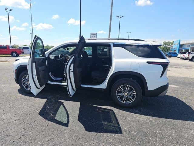 new 2025 Chevrolet Traverse car, priced at $42,560