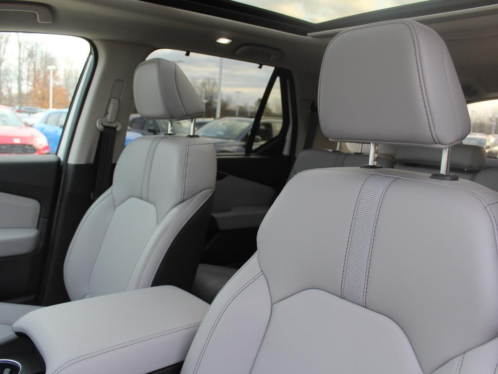 new 2025 Honda Pilot car, priced at $51,550
