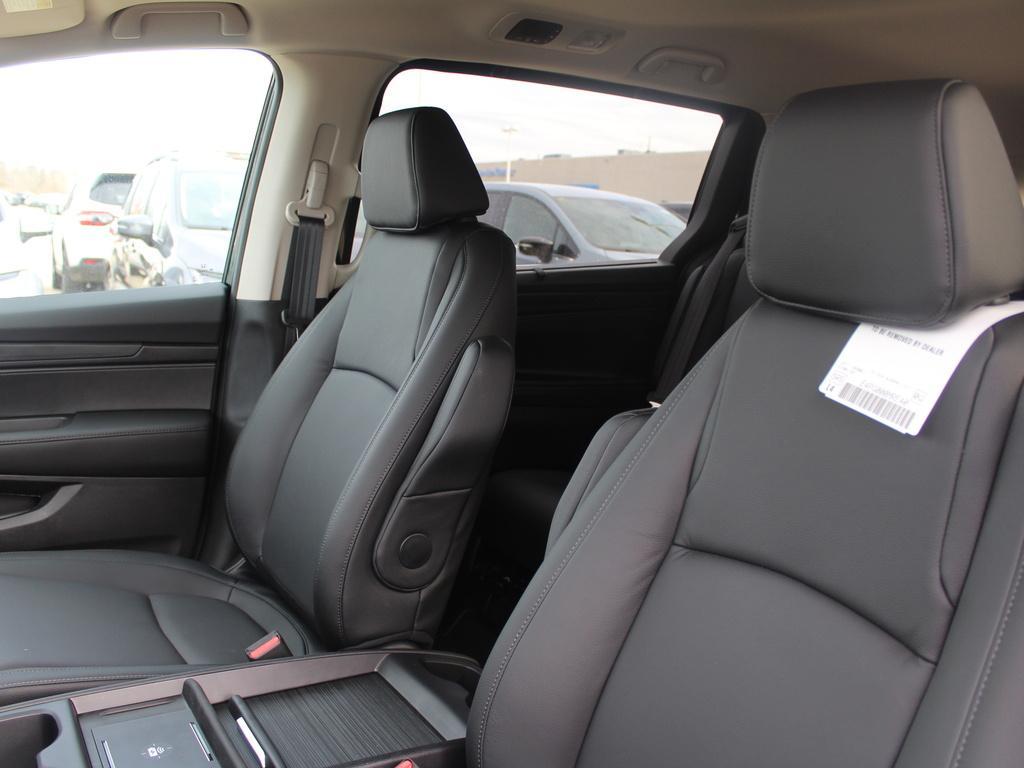 new 2026 Honda Odyssey car, priced at $42,154