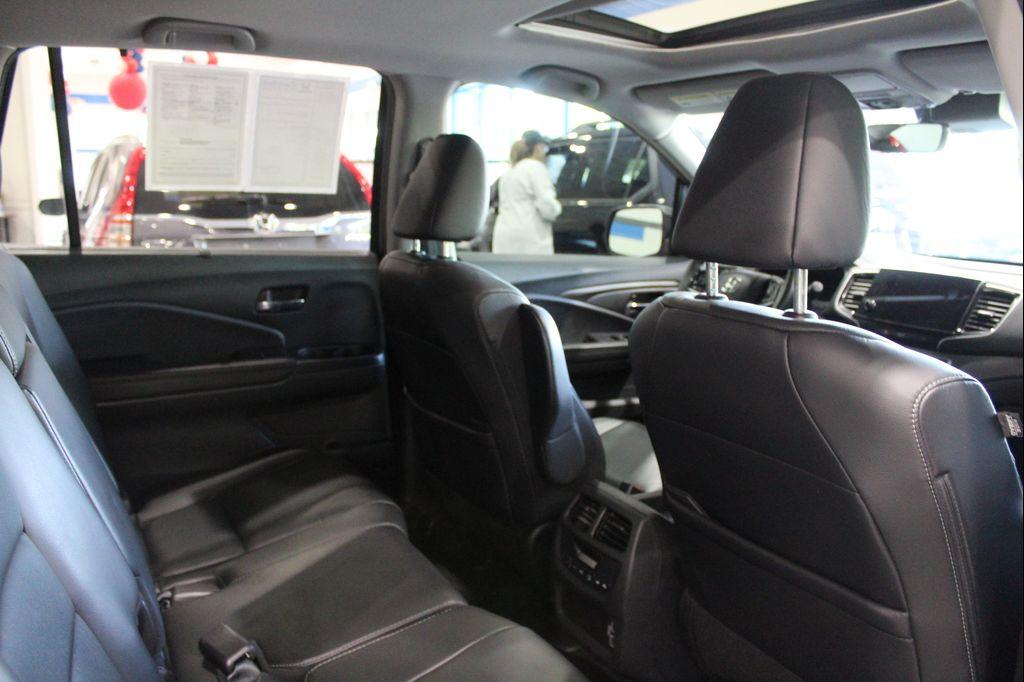 used 2021 Honda Pilot car, priced at $28,990