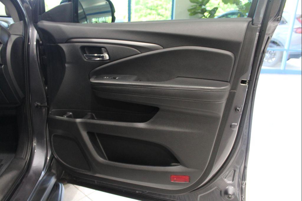 used 2021 Honda Pilot car, priced at $28,990