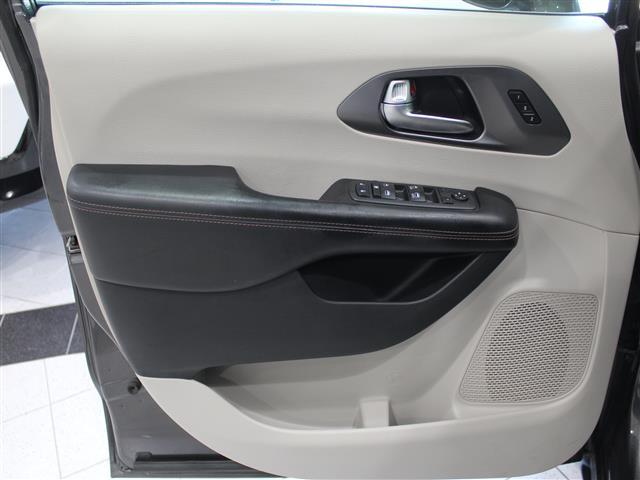 used 2020 Chrysler Pacifica car, priced at $18,250