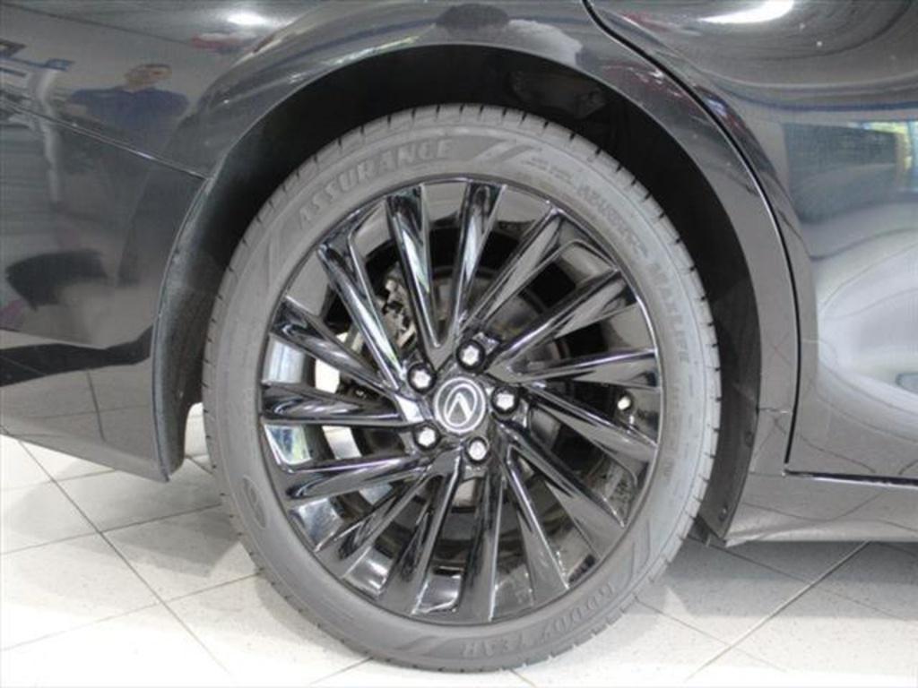 used 2024 Lexus ES 300h car, priced at $37,750