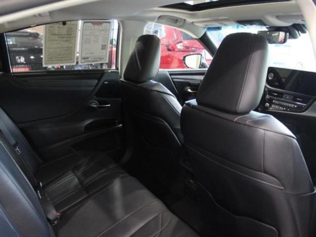 used 2024 Lexus ES 300h car, priced at $37,750