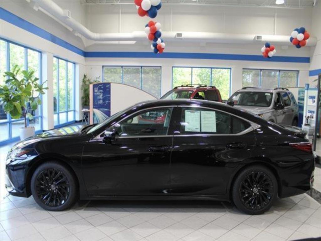 used 2024 Lexus ES 300h car, priced at $37,750