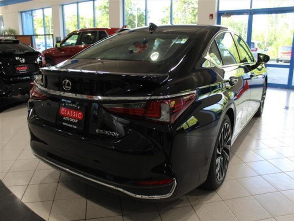 used 2024 Lexus ES 300h car, priced at $37,750