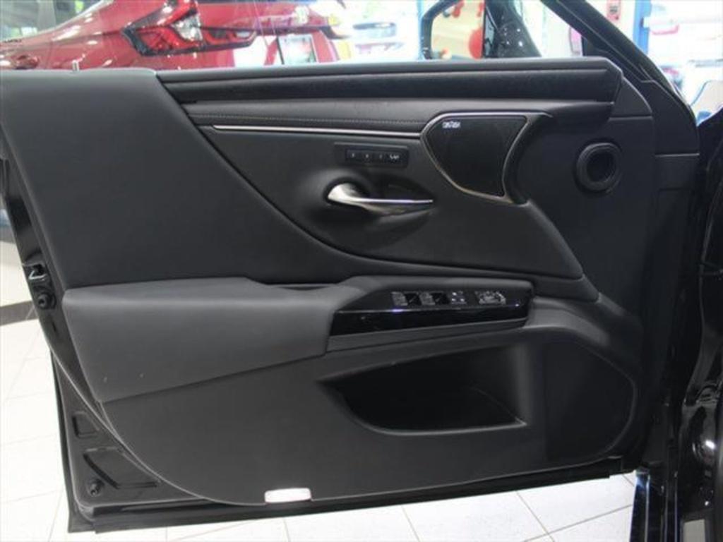 used 2024 Lexus ES 300h car, priced at $37,750