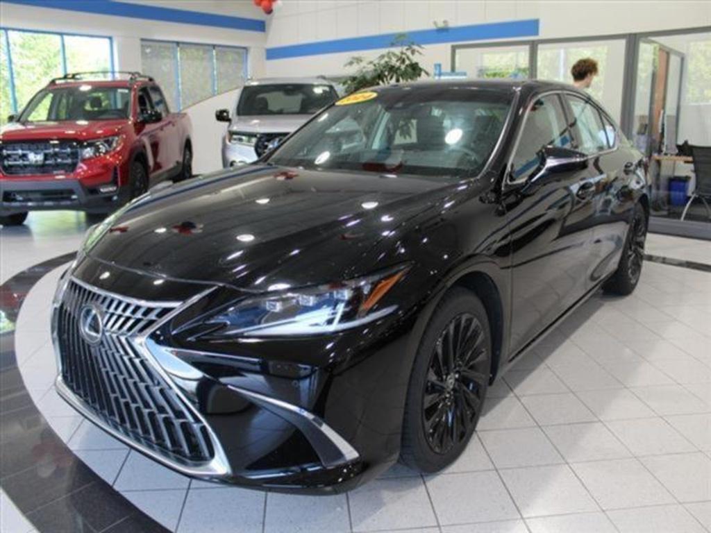 used 2024 Lexus ES 300h car, priced at $38,250
