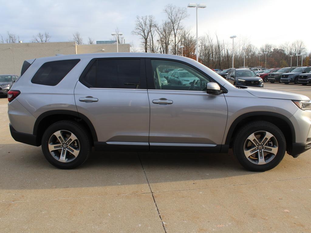 new 2025 Honda Pilot car, priced at $47,050